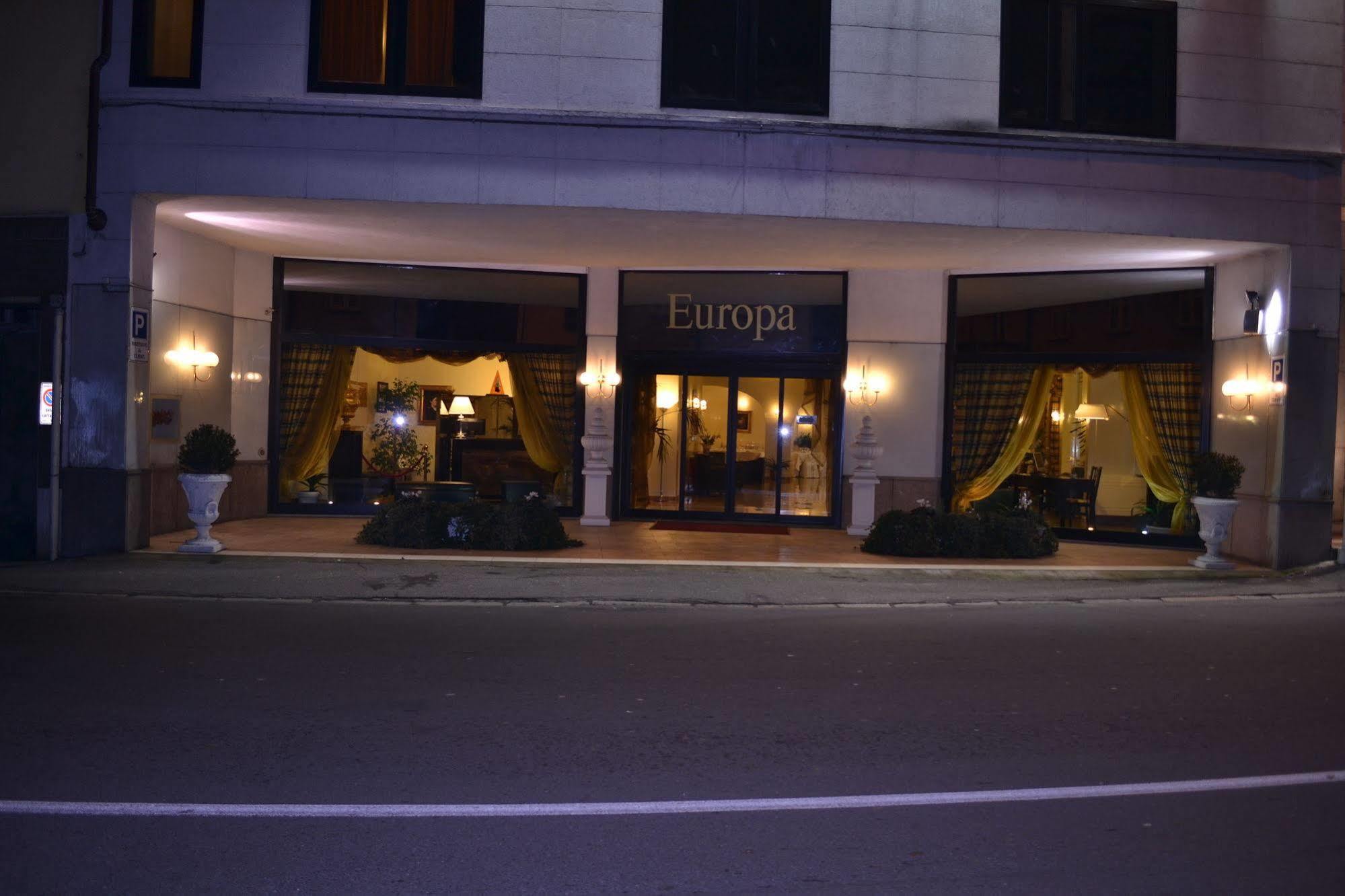 فندق Europa Fiera رو المظهر الخارجي الصورة